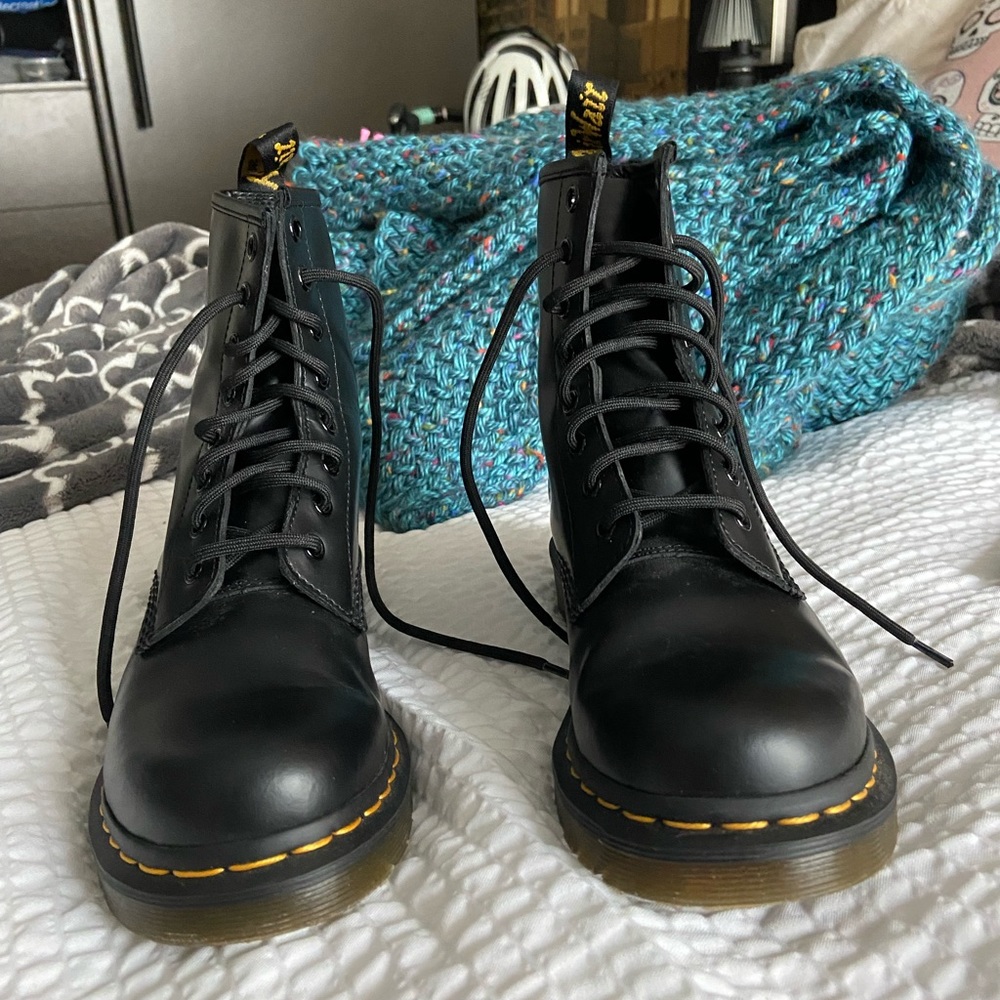 Black doc martens size 7 women’s